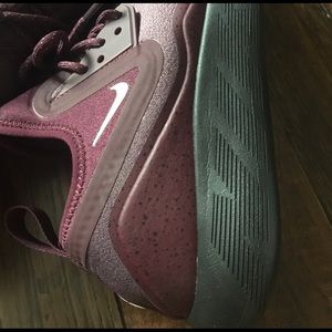 Nike LUNARCharge Training Shoes